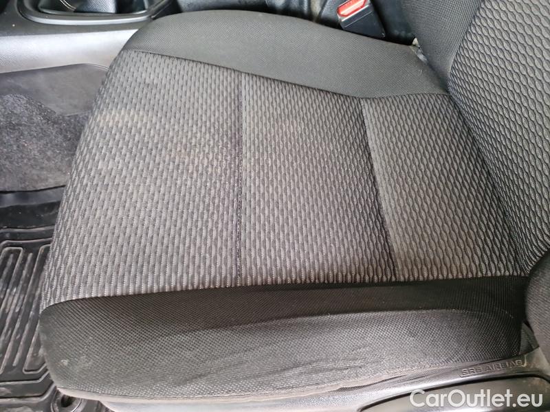  Toyota  Hilux  (2016)  2.4D4D Live DC 4x4 #10
