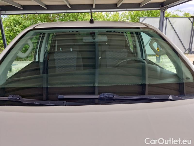  Toyota  Hilux  (2016)  2.4D4D Live DC 4x4 #1