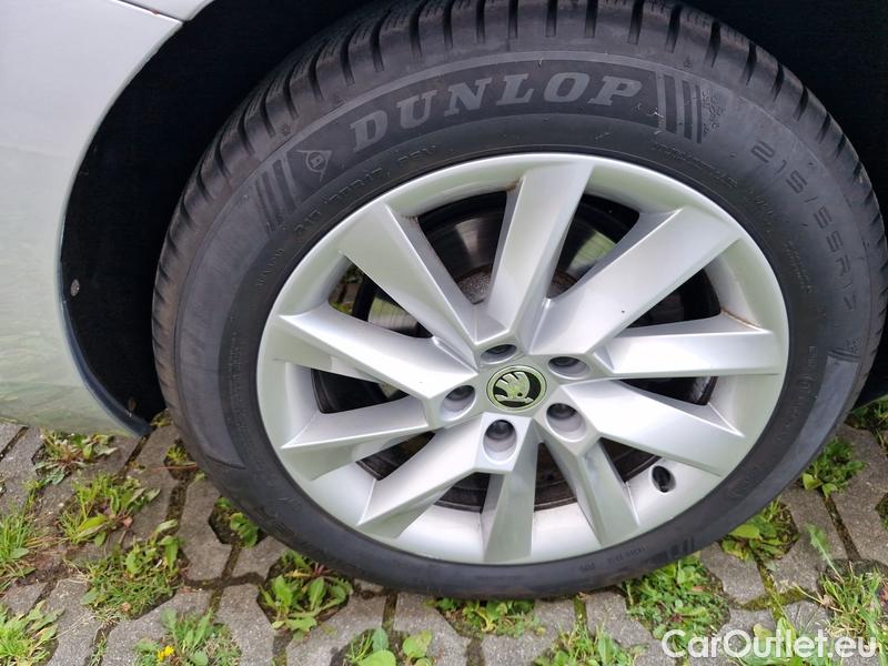  Skoda  Superb  (3V3)(2015) Supe.2.0TDI 147 Style 4x4 Aut #18