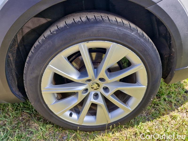  Skoda  Superb  Combi (3V5)(2015) Su.c.2.0TDI 147 Scout 4x4 Aut #13