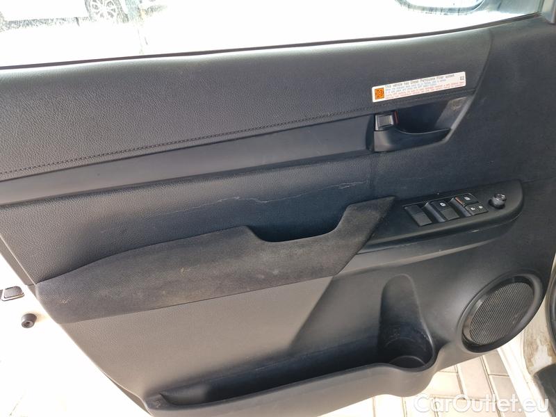  Toyota  Hilux  (2016)  2.4D4D Live DC 4x4 #9