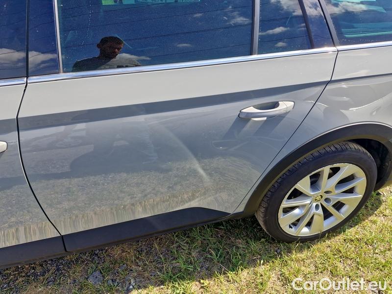  Skoda  Superb  Combi (3V5)(2015) Su.c.2.0TDI 147 Scout 4x4 Aut #11
