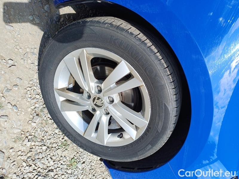  Skoda  Fabia  Combi (2015) Com.1.0TSI 70 Ambition 5d #29