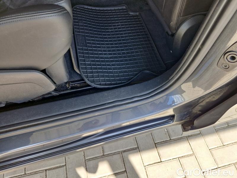  Volkswagen  Sharan  (7N2)(2015)  2.0 TDI130 HL AT #24