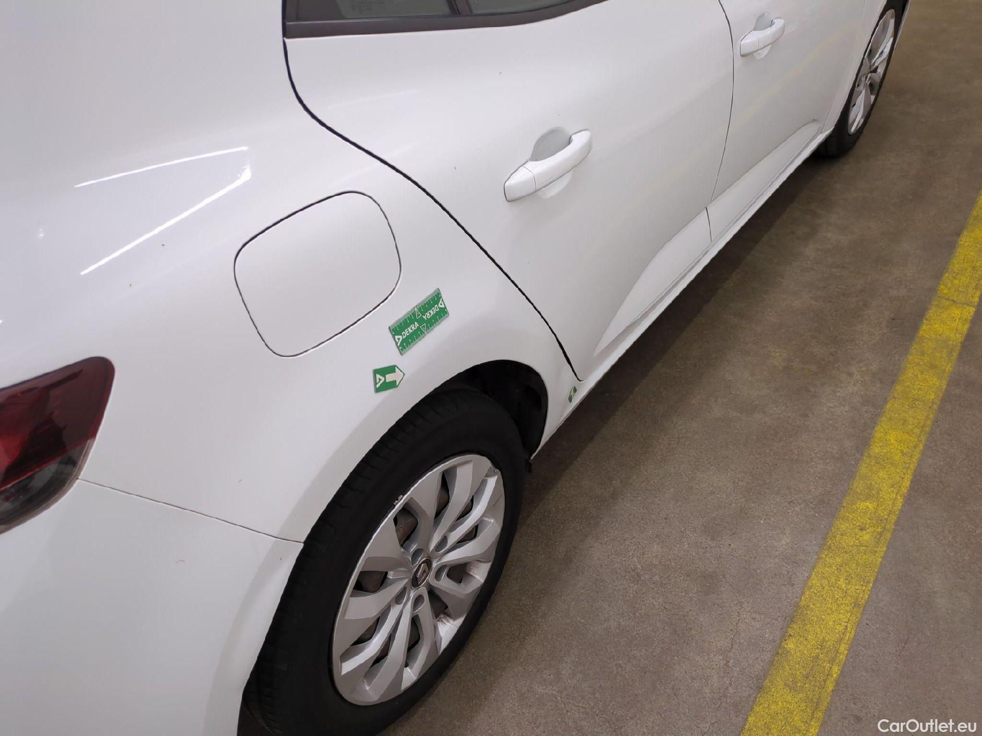  Renault  Megane  IV Berline 5pt. Société Air Nav 1.5 dCi 90CV BVM6 E6 #21