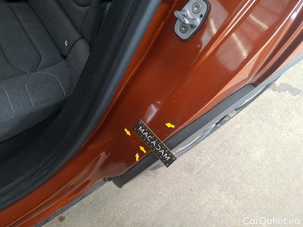  Citroen  C4  Berline Feel Pack 1.2 PureTech 130CV BVA8 6E #44