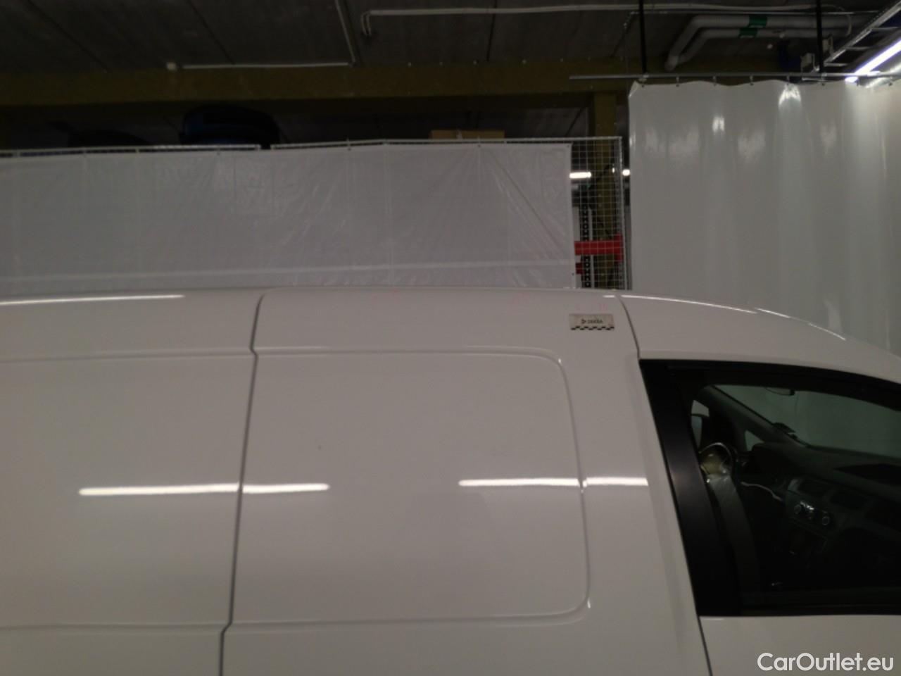  Volkswagen  Caddy  TDI 75 Maxi Aut. #34