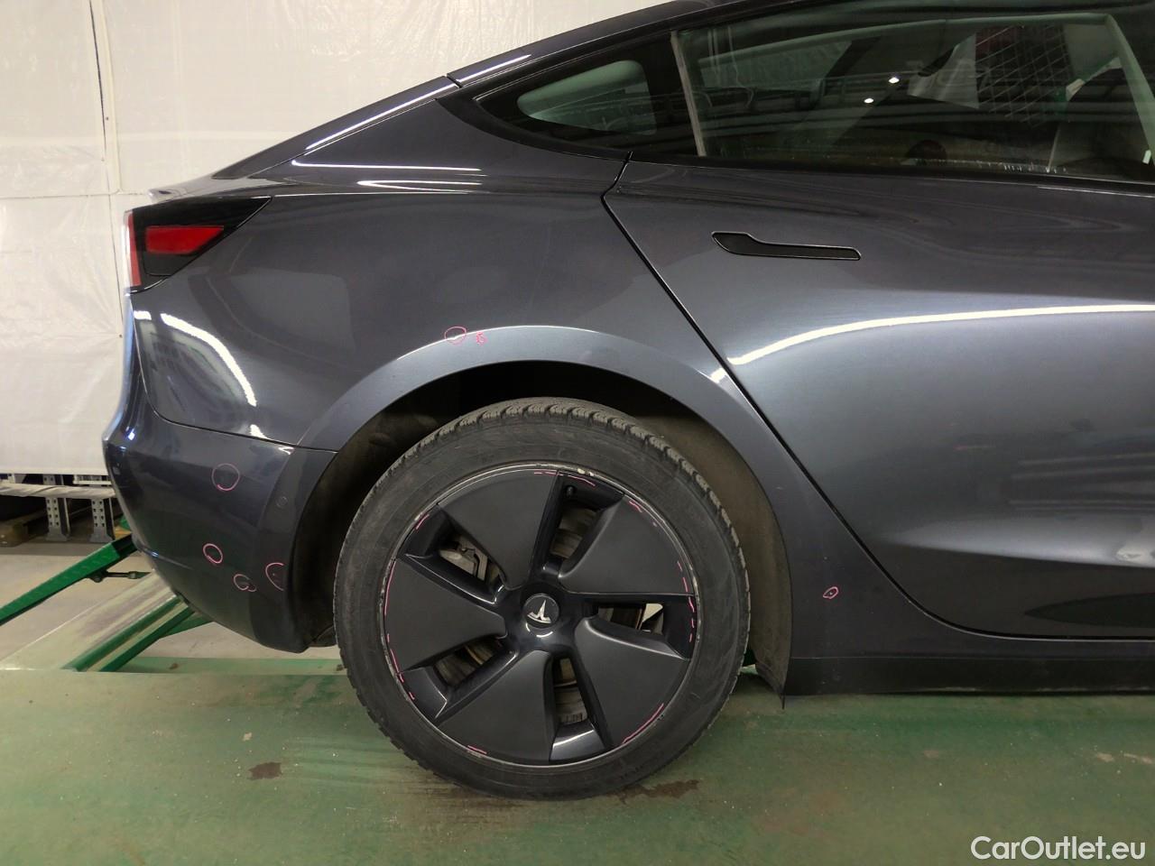  Tesla  Model 3  75kWh Long-Range #18