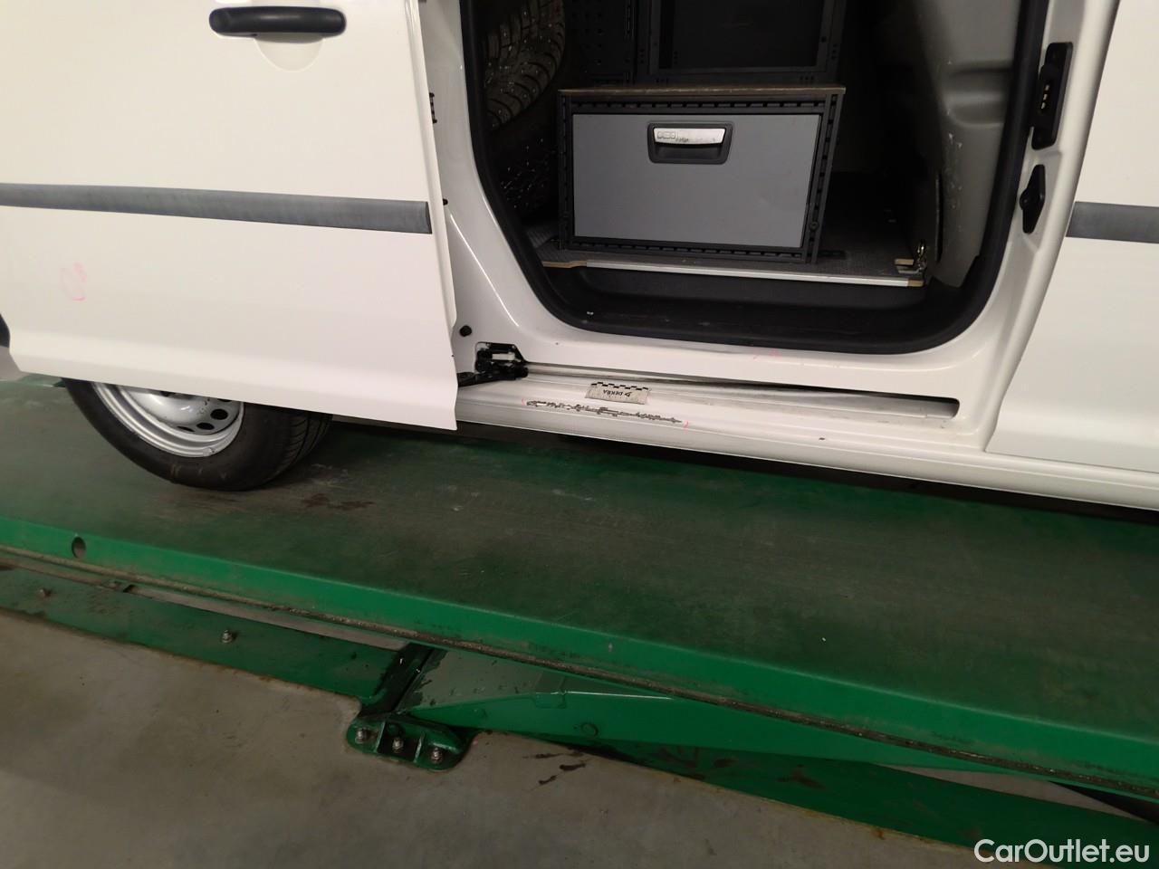  Volkswagen  Caddy  TDI 75 Maxi Aut. #10