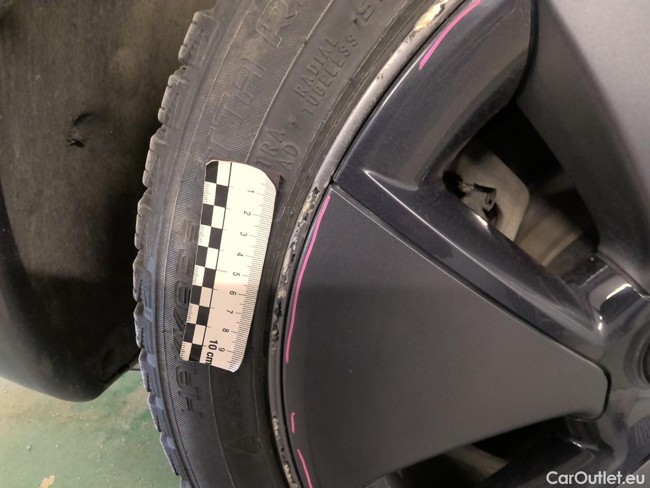  Tesla  Model 3  75kWh Long-Range #23