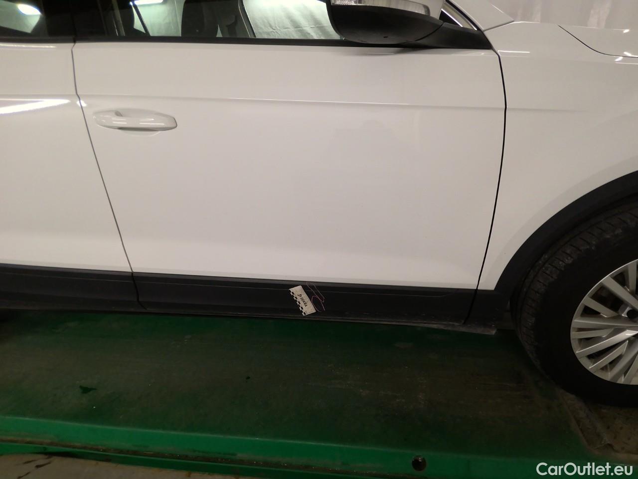  Volkswagen  T-ROC  TSI 150 Aut #2