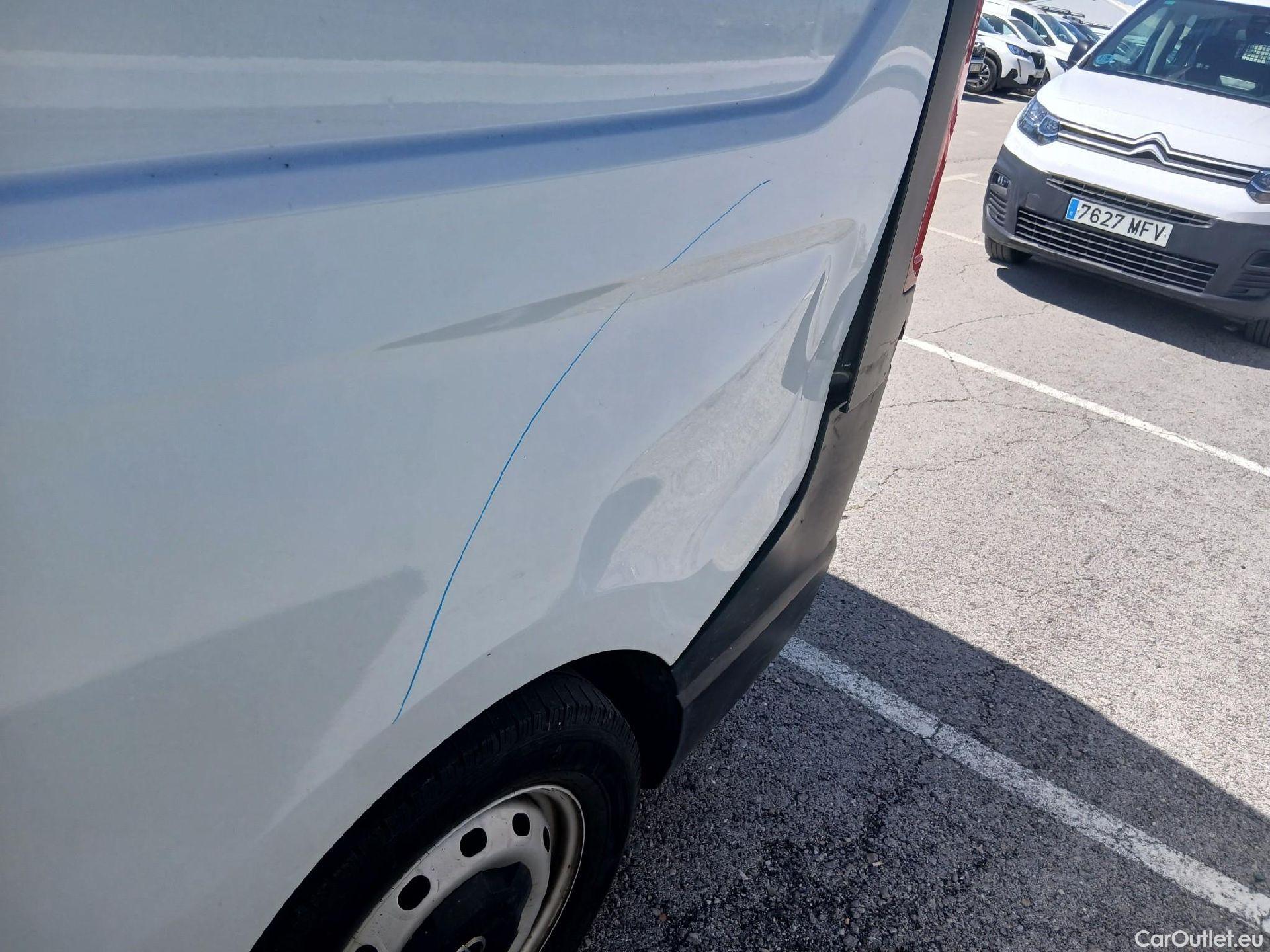  Nissan  NV300 NISSAN  / 2016 / 4P / combi Mixta 6 2.0dCi 88kW L2H1 1,2T Optima #25