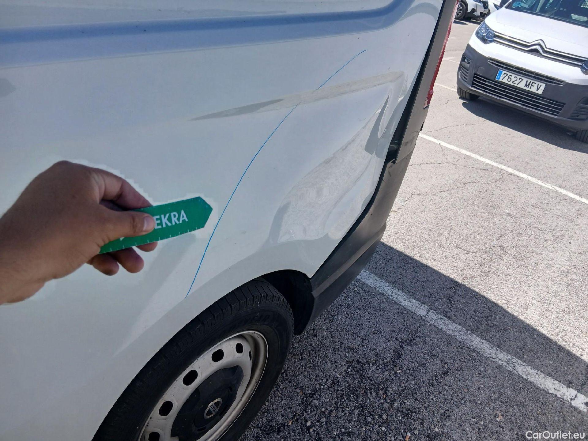  Nissan  NV300 NISSAN  / 2016 / 4P / combi Mixta 6 2.0dCi 88kW L2H1 1,2T Optima #26