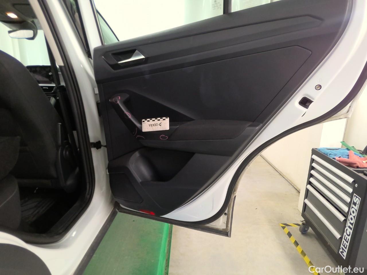  Volkswagen  T-ROC  TSI 150 Aut #4