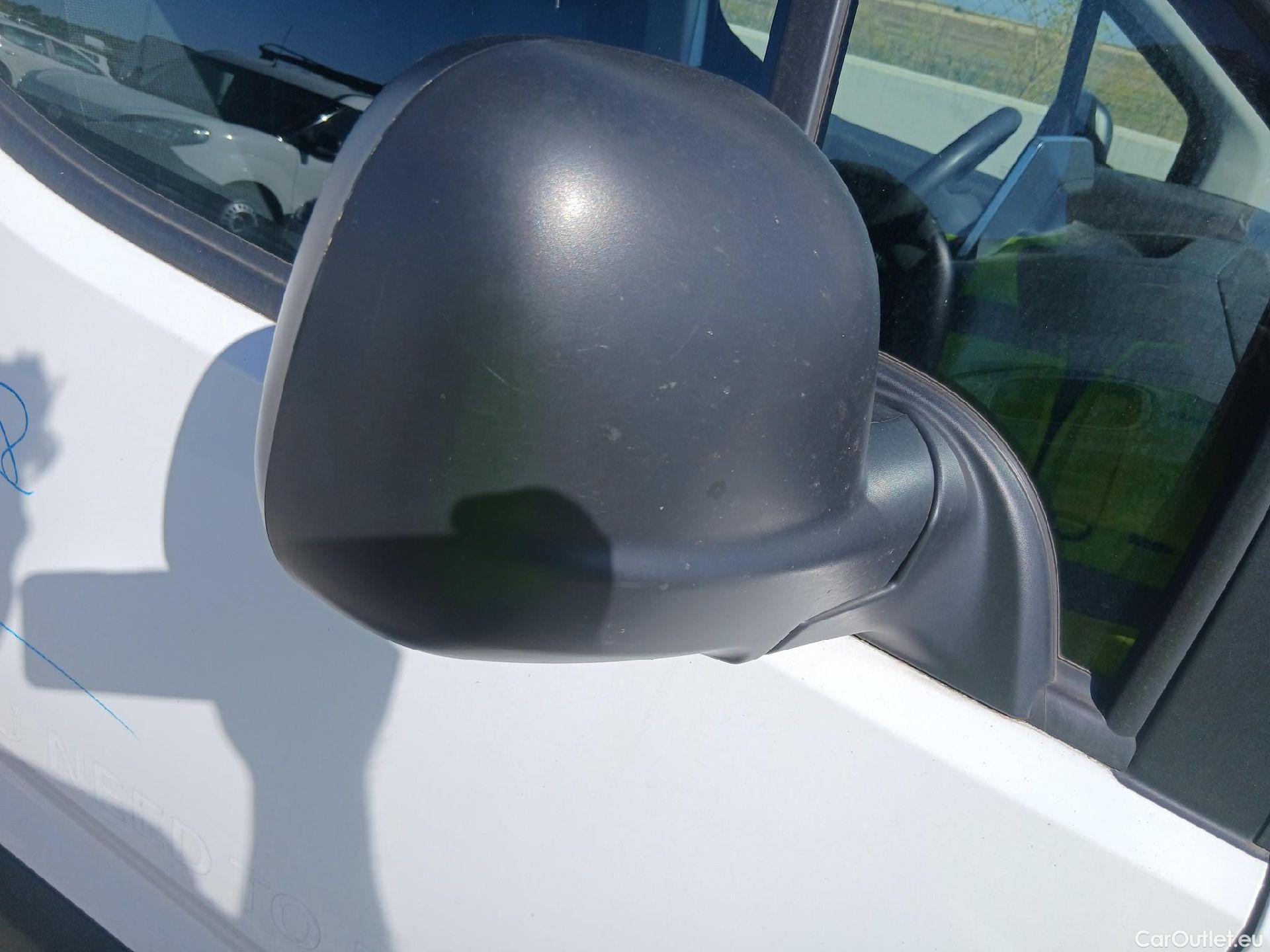  Citroen  Berlingo CITROEN  / 3P / Talla M BlueHDi 100 CV CONTROL #32
