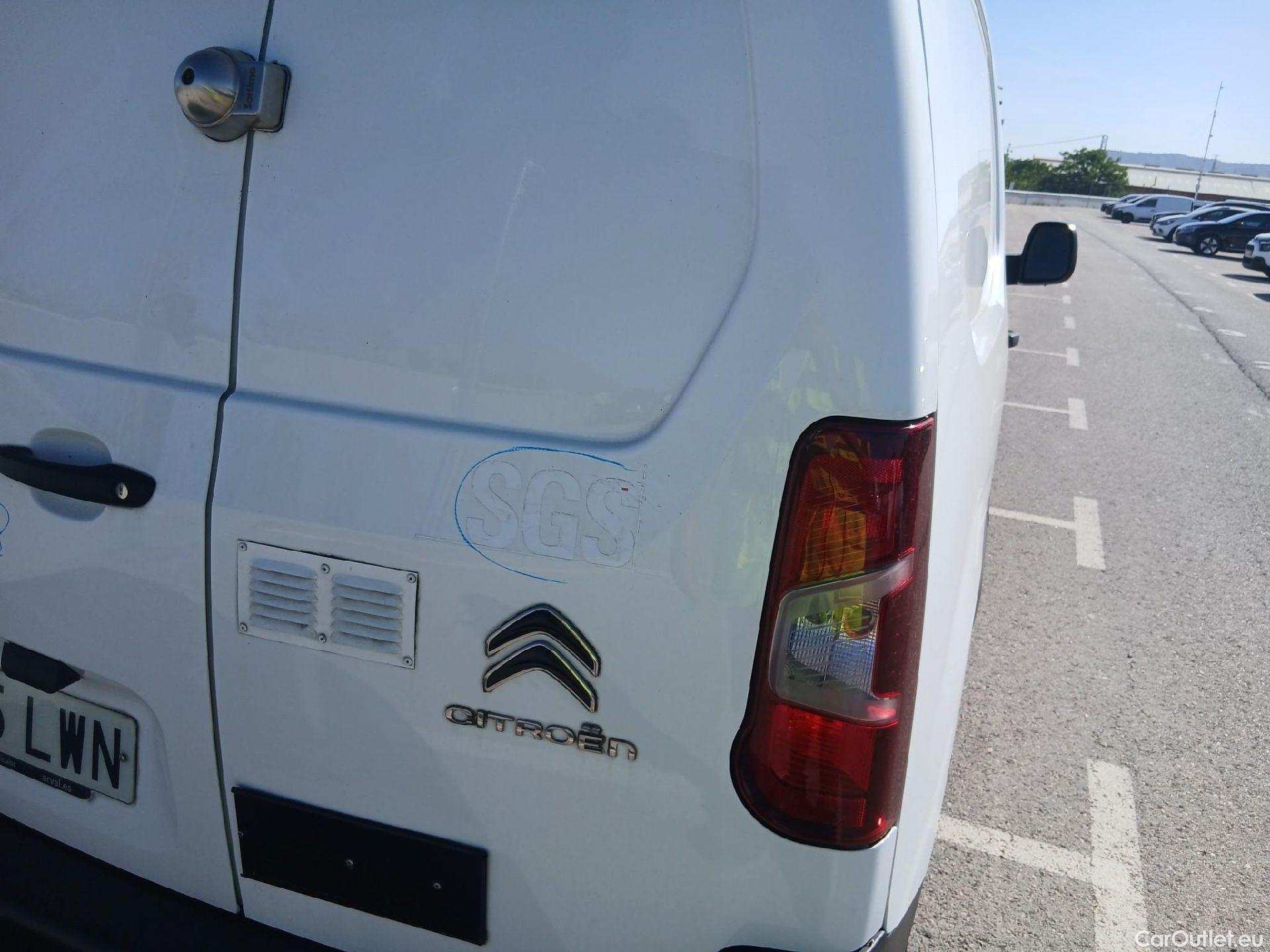 Citroen  Berlingo CITROEN  / 3P / Talla M BlueHDi 100 CV CONTROL #25
