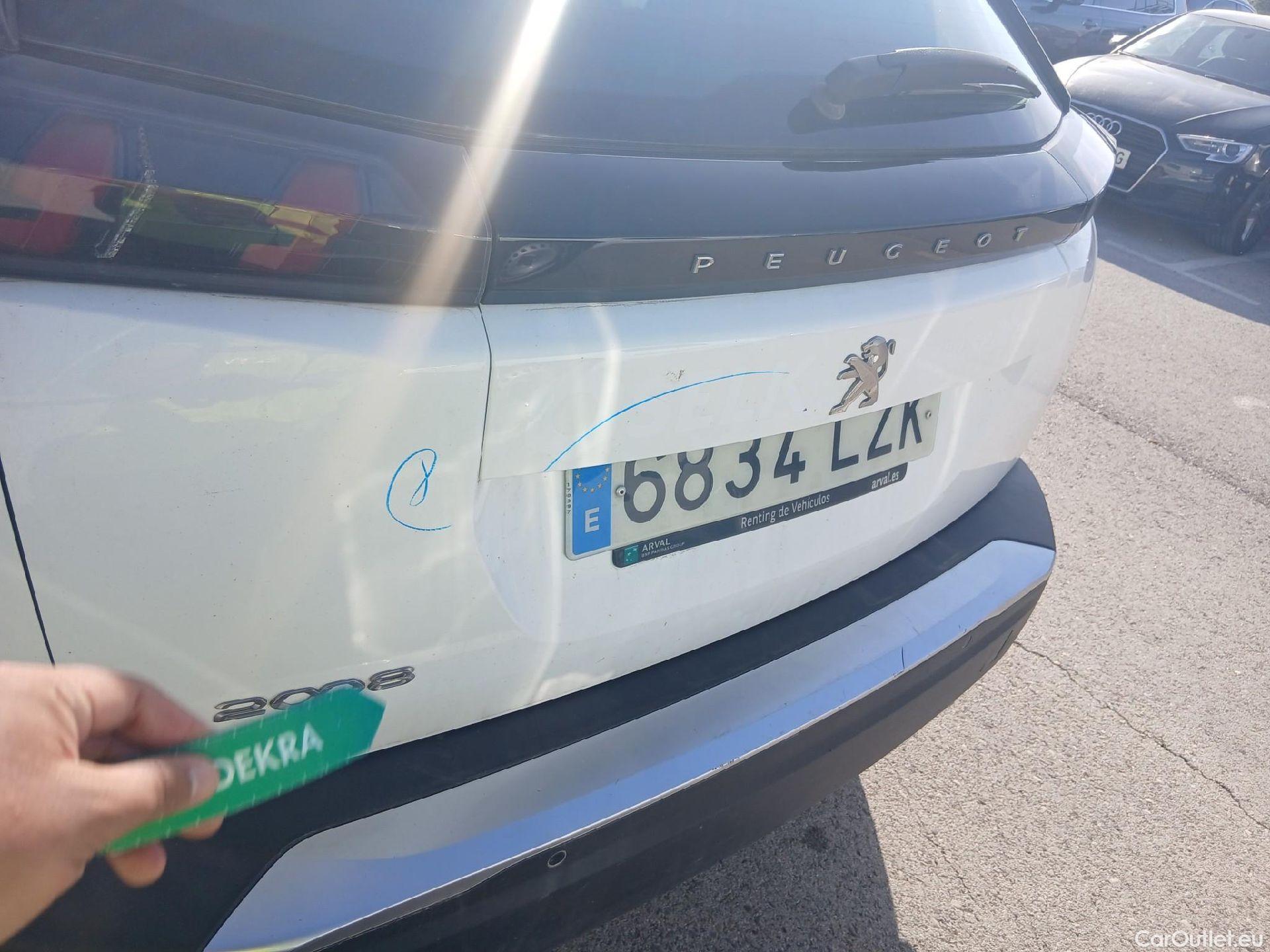  Peugeot  2008 PEUGEOT  / 2019 / 5P / todoterreno Active BlueHDI 81kW (110CV) #29