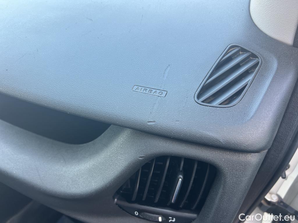  Fiat  Doblo FIAT Doblò Cargo/2015/4P/furgón derivado de turismo Cargo SX 1.6 Mjet 66kW (90CV) (AC) #9