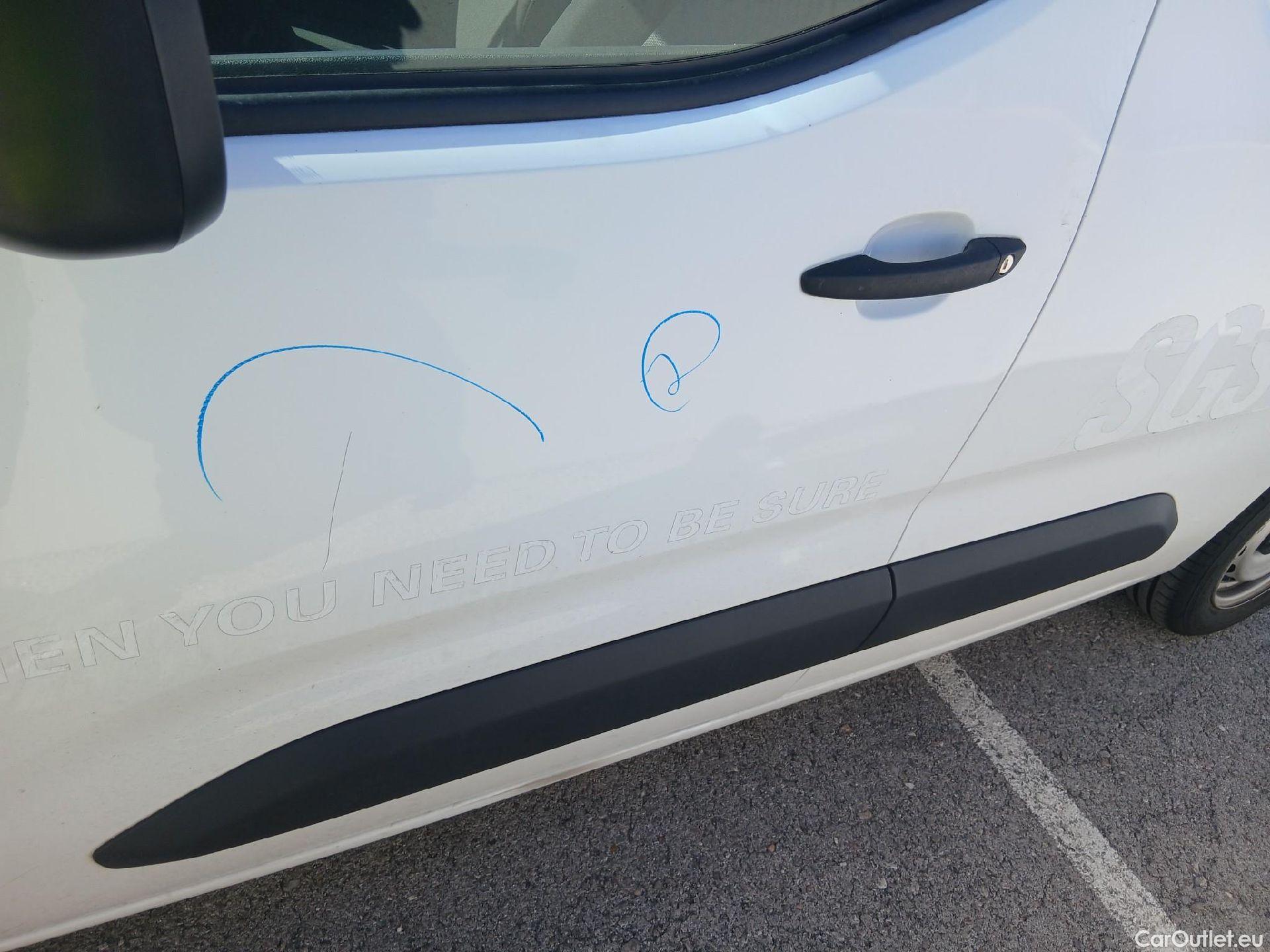  Citroen  Berlingo CITROEN  / 3P / Talla M BlueHDi 100 CV CONTROL #18