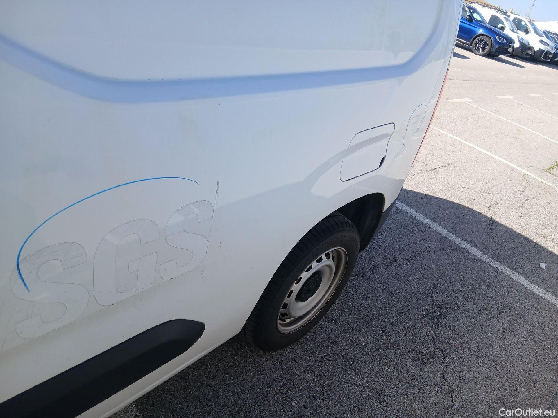  Citroen  Berlingo CITROEN  / 3P / Talla M BlueHDi 100 CV CONTROL #20