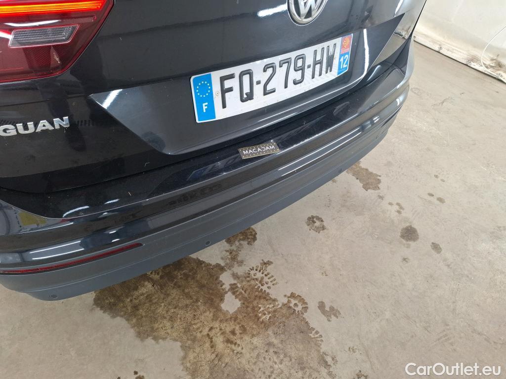  Volkswagen  Tiguan VOLKSWAGEN  / 2016 / 5P / SUV 2.0 TDI 150 DSG7 Confortline Business #1
