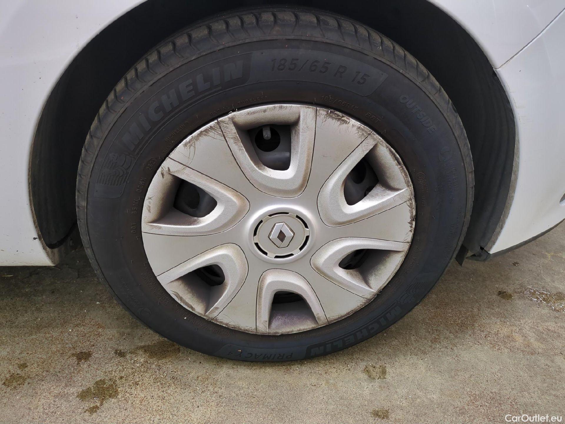  Renault  Clio  IV Air 1.5 dCi 75CV BVM5 E6 #12