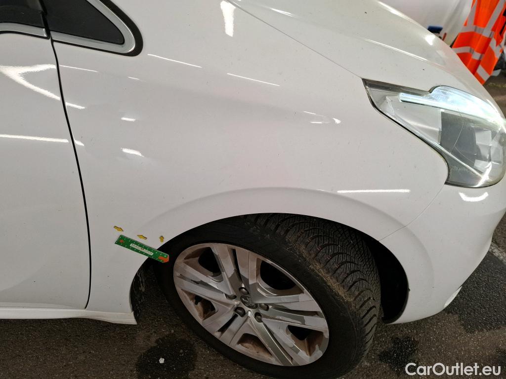  Peugeot  208 PEUGEOT  / 2015 / 5P / Berline &BLUEHDI 100 S&S ALLURE BUSINESS #66