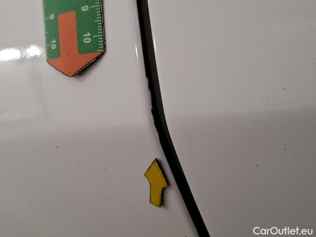  Peugeot  208 PEUGEOT  / 2015 / 5P / Berline &BLUEHDI 100 S&S ALLURE BUSINESS #35
