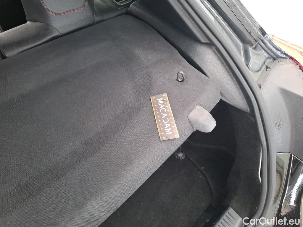  Mercedes  A-Klasse MERCEDES-BENZ Classe A Compact / 2018 / 5P / Berline A 200 AMG Line 7G-DCT #18