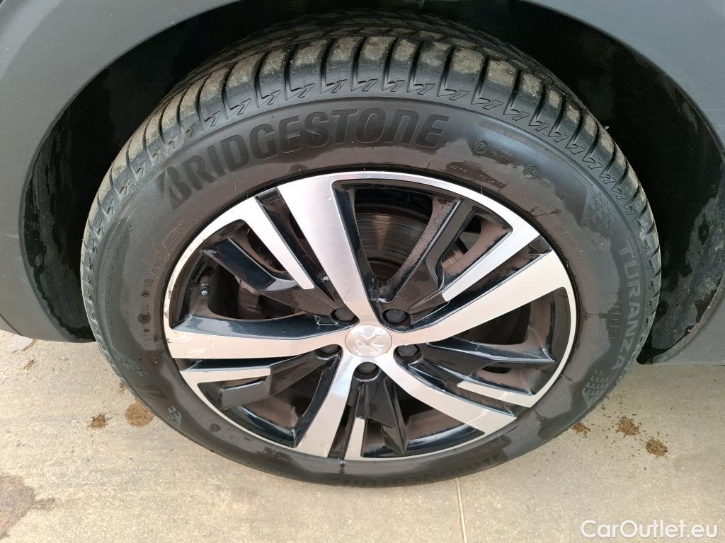  Peugeot  5008  GT Line 1.2 PureTech 130CV BVA8 E6d #42