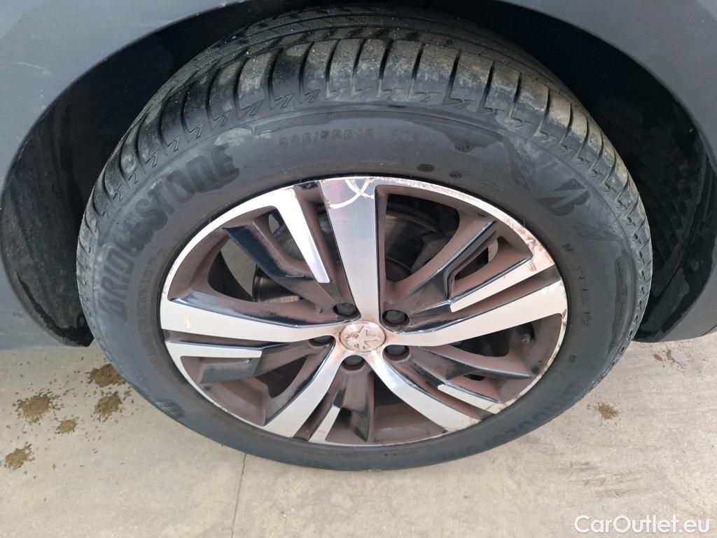  Peugeot  5008  GT Line 1.2 PureTech 130CV BVA8 E6d #38