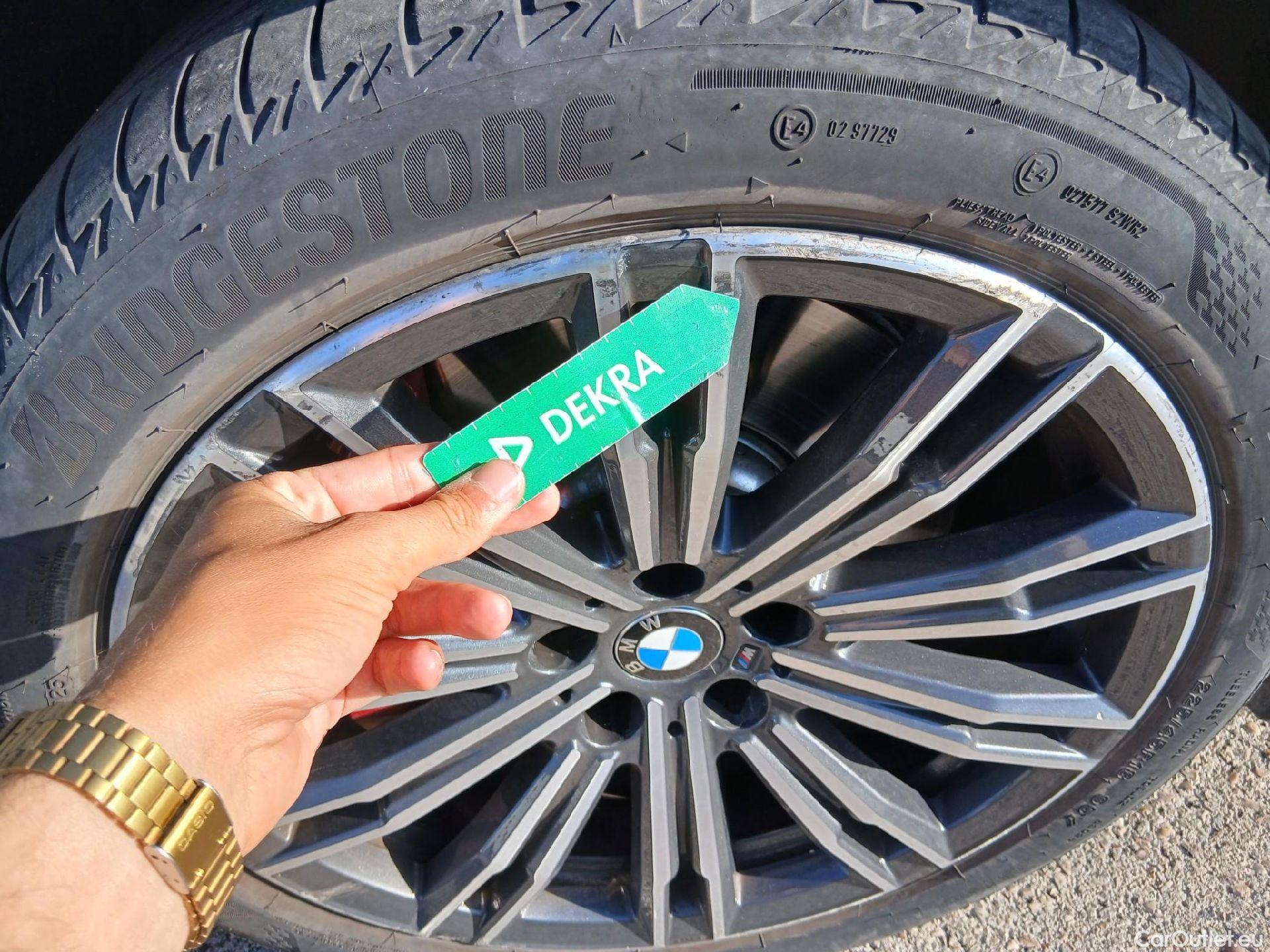  Bmw  Serie 3 BMW  / 2018 / 4P / sedán 330e #29