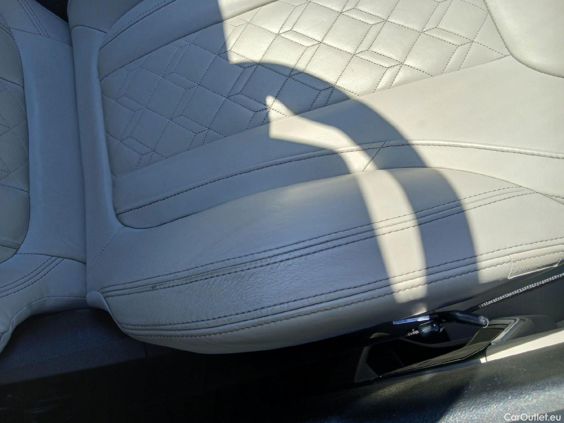  Bmw  Serie 3 BMW  / 2018 / 4P / sedán 330e #16