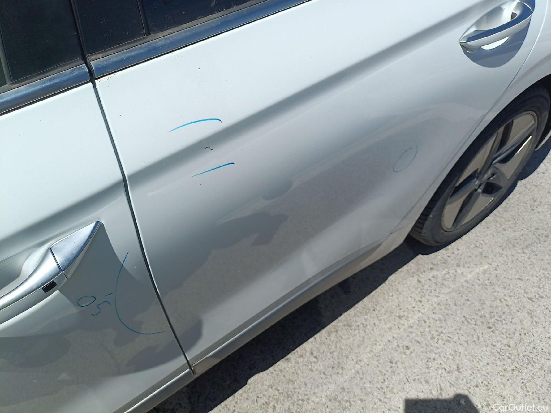  Hyundai   Ioniq HYUNDAI / 2019 / 5P / berlina con portón 1.6 GDI HEV Tecno DCT #22