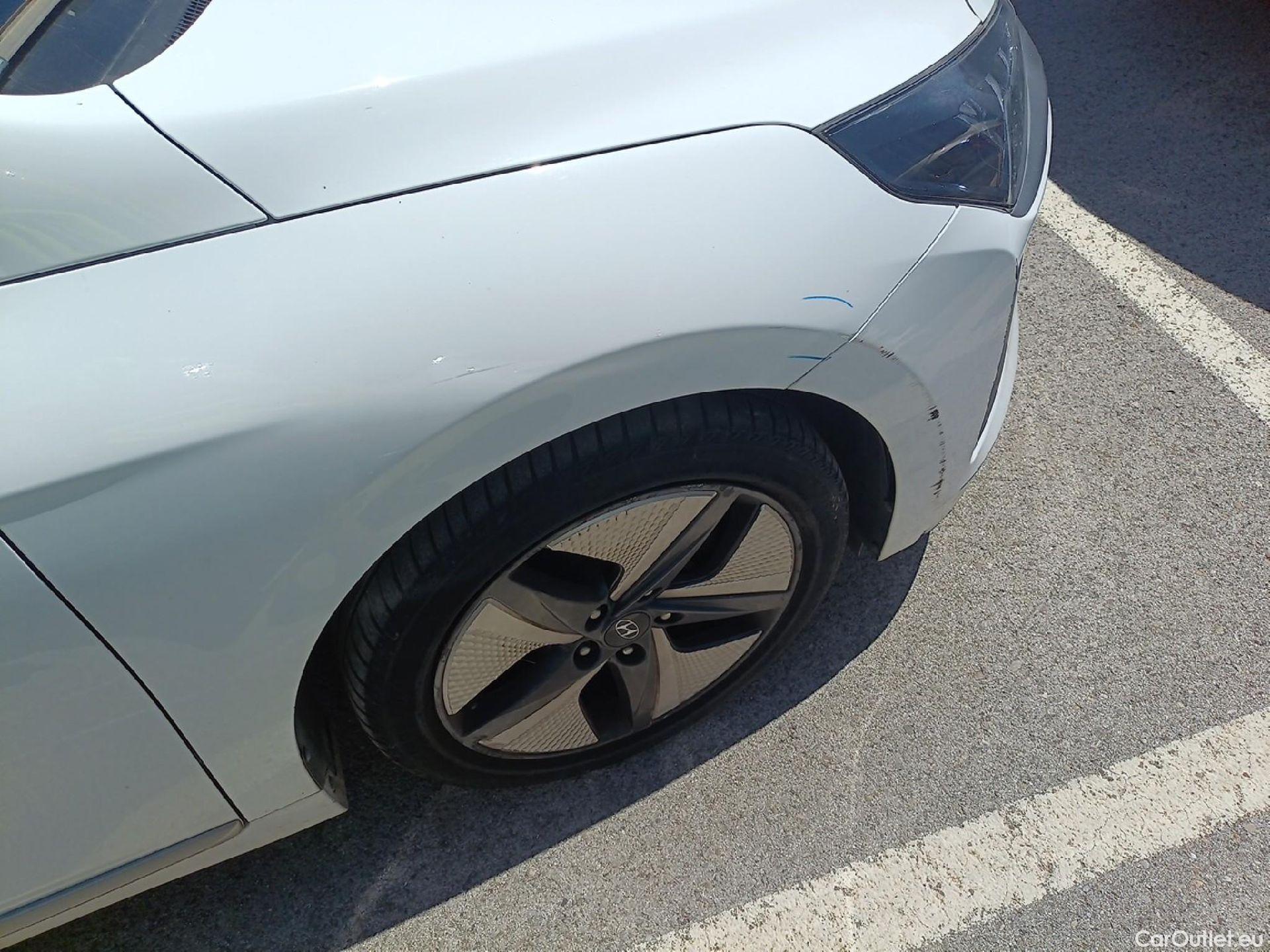  Hyundai   Ioniq HYUNDAI / 2019 / 5P / berlina con portón 1.6 GDI HEV Tecno DCT #38