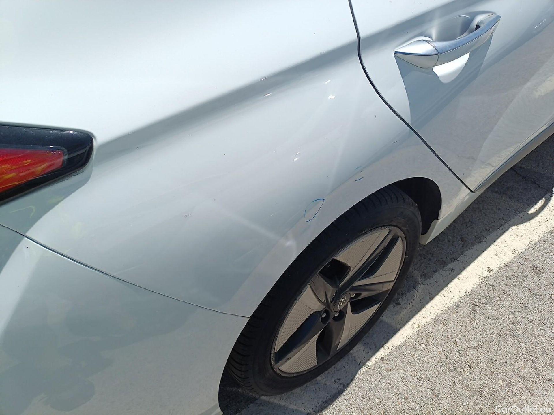  Hyundai   Ioniq HYUNDAI / 2019 / 5P / berlina con portón 1.6 GDI HEV Tecno DCT #31