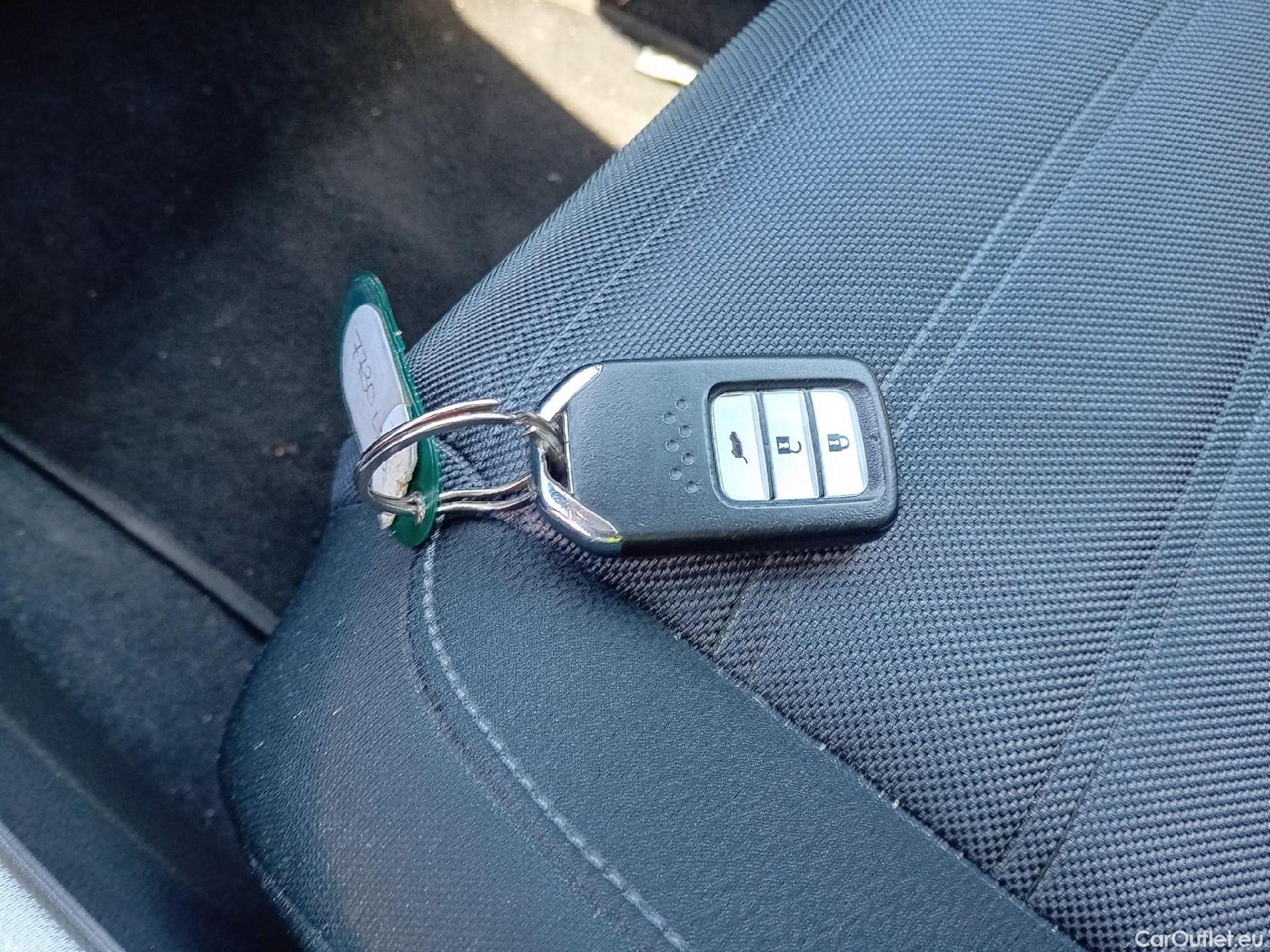  Honda  CR-V HONDA  / 2018 / 5P / todoterreno 2.0 i-MMD 4x2 ELEGANCE NAVI #1