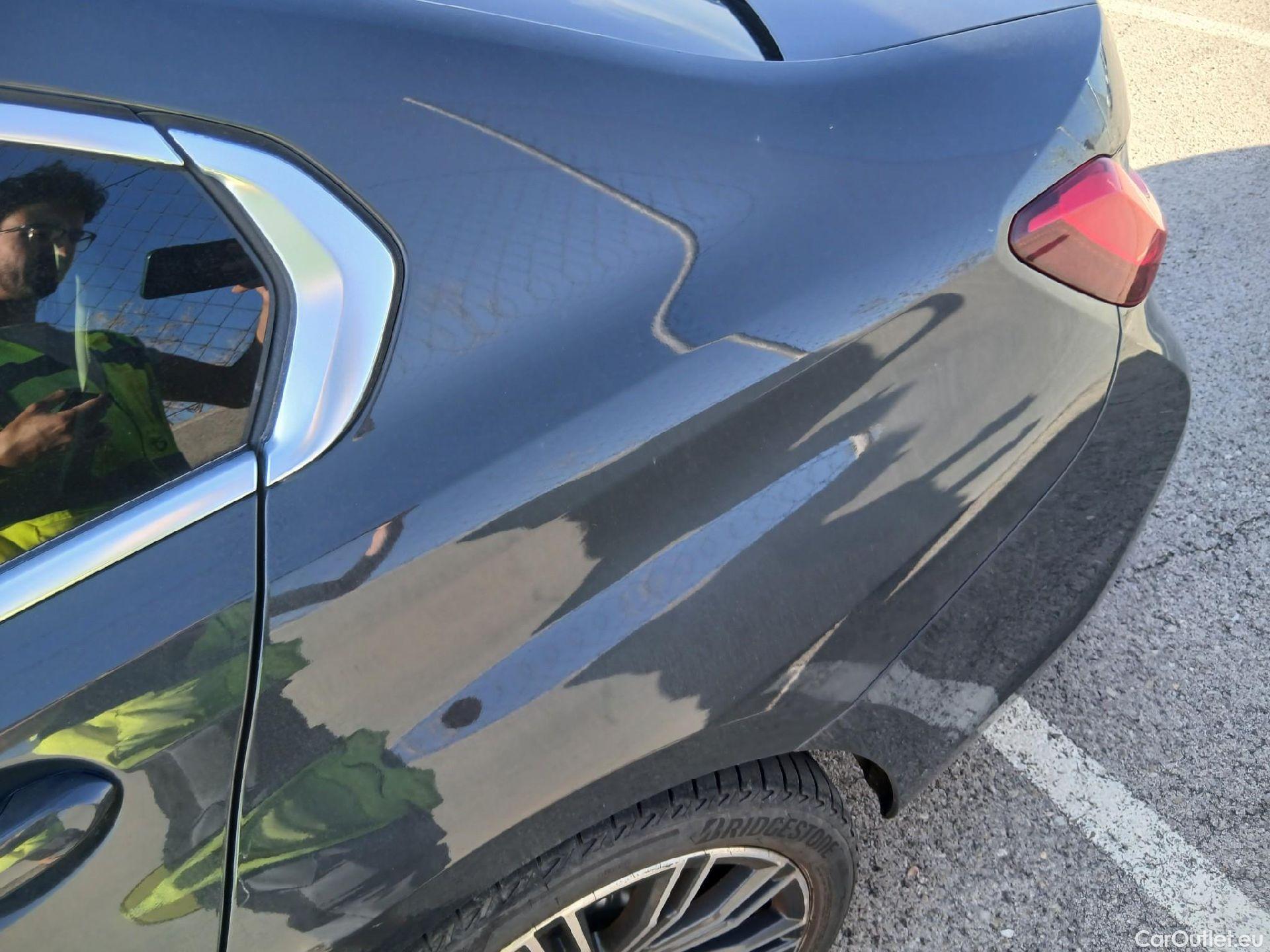  Bmw  Serie 3 BMW  / 2018 / 4P / sedán 330e #19
