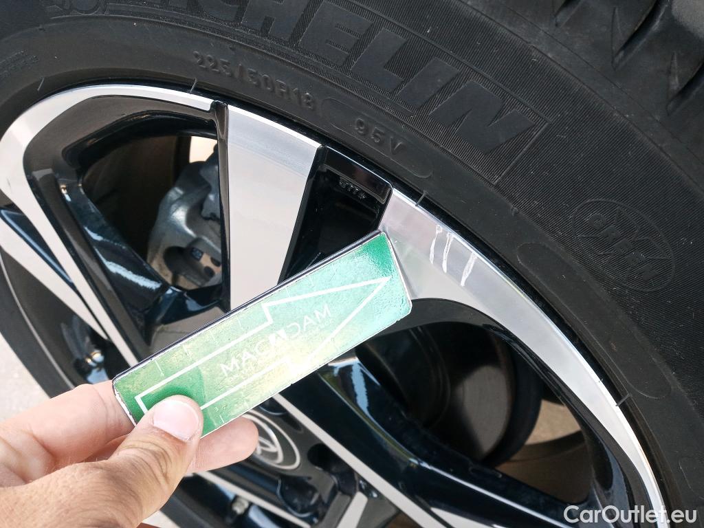  Toyota  C-HR TOYOTA  / 2019 / 5P / todoterreno 1.8 125H Advance #1