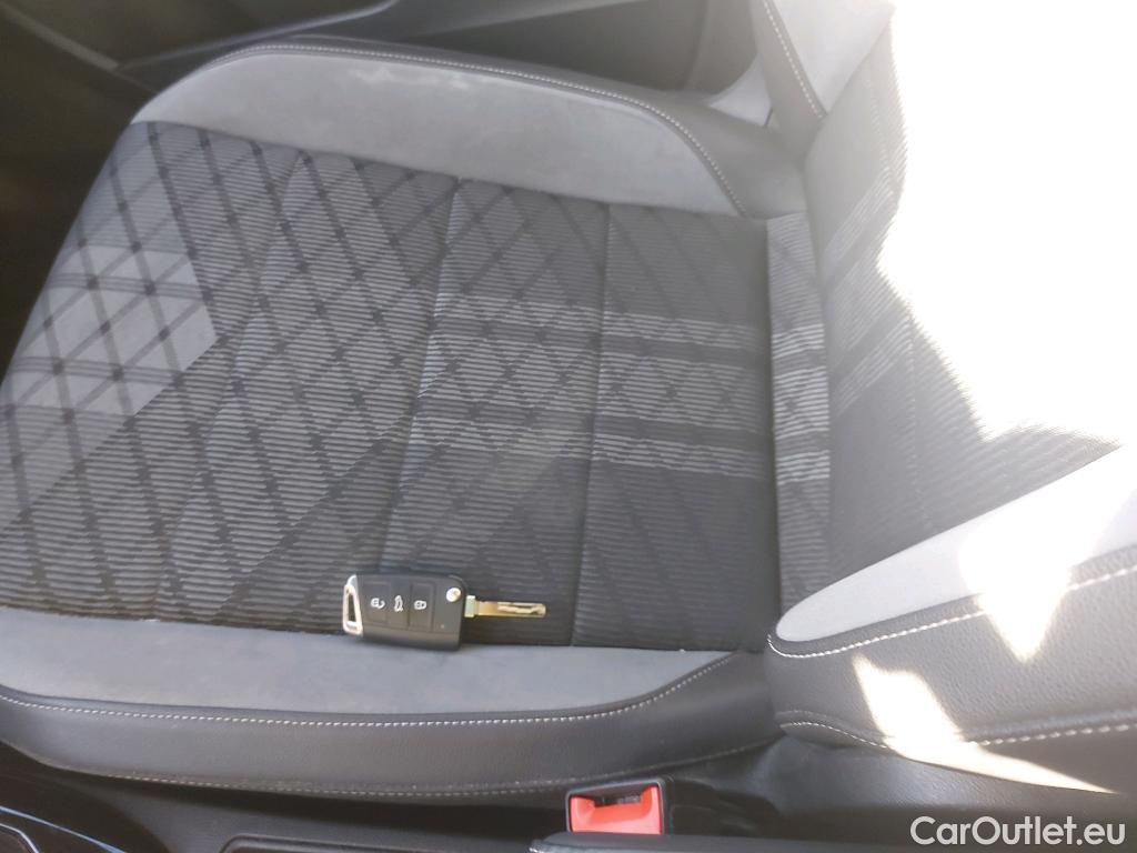  Volkswagen  T-ROC VOLKSWAGEN  / 2021 / 5P / todoterreno R-Line 2.0 TDI 110kW (150CV) DSG #1
