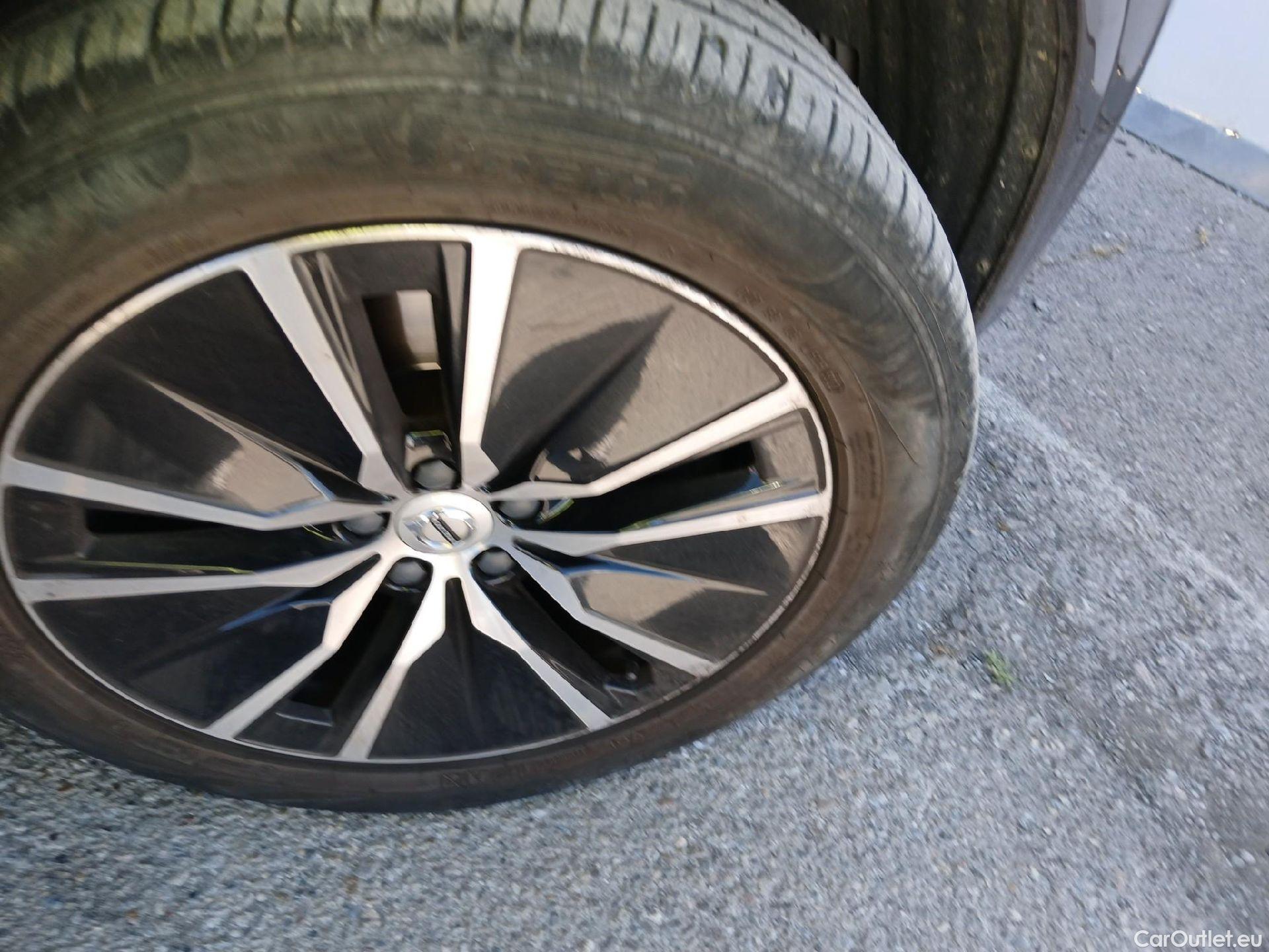  Volvo  XC90 VOLVO  / 2019 / 5P / todoterreno 2.0 B5 D AWD Momentum Pro Auto #45