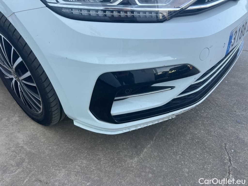  Volkswagen  Touran VOLKSWAGEN  / 2015 / 5P / monovolumen compacto Sport 2.0 TDI 110kW (150CV) DSG #26