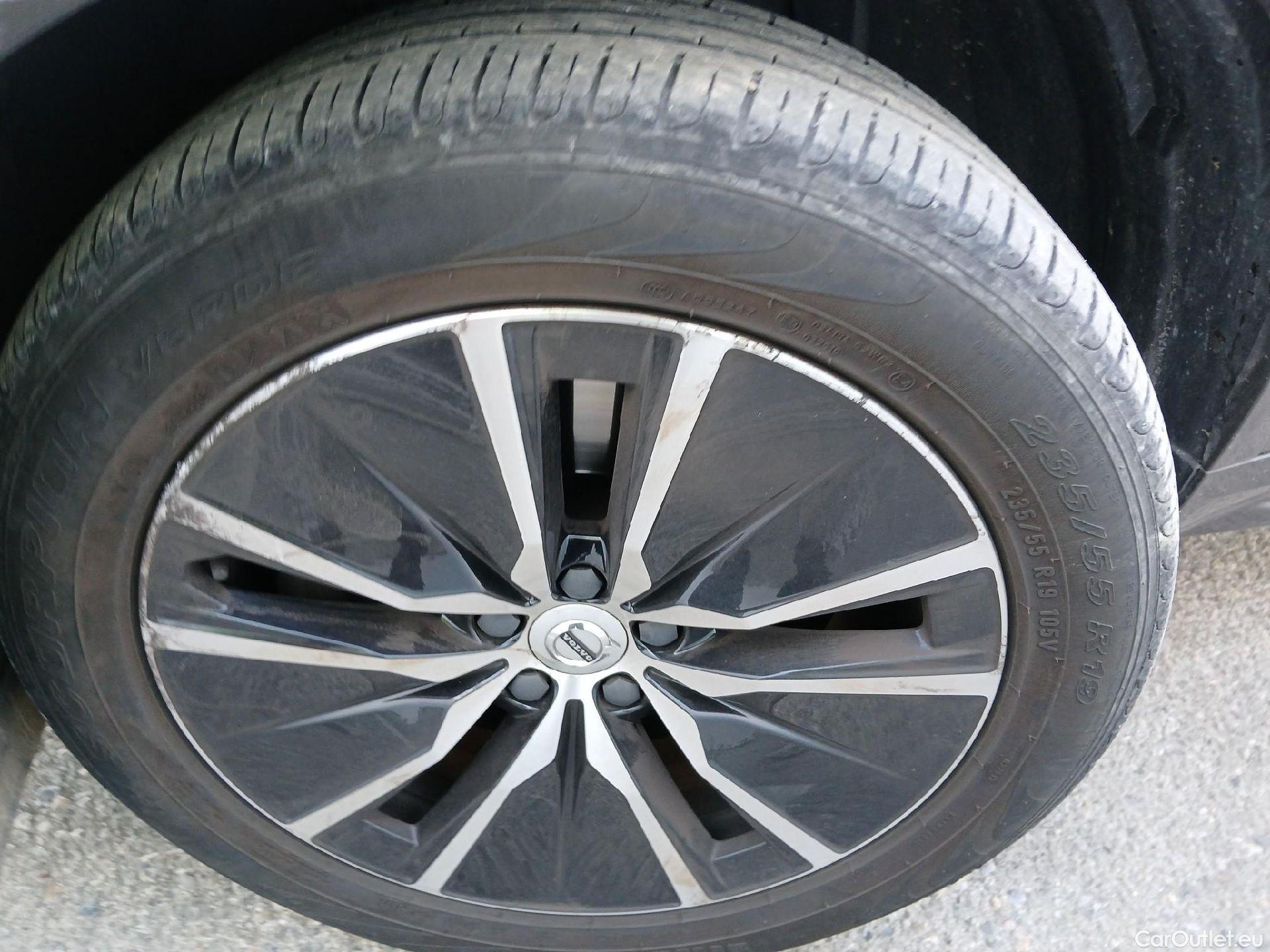  Volvo  XC90 VOLVO  / 2019 / 5P / todoterreno 2.0 B5 D AWD Momentum Pro Auto #17