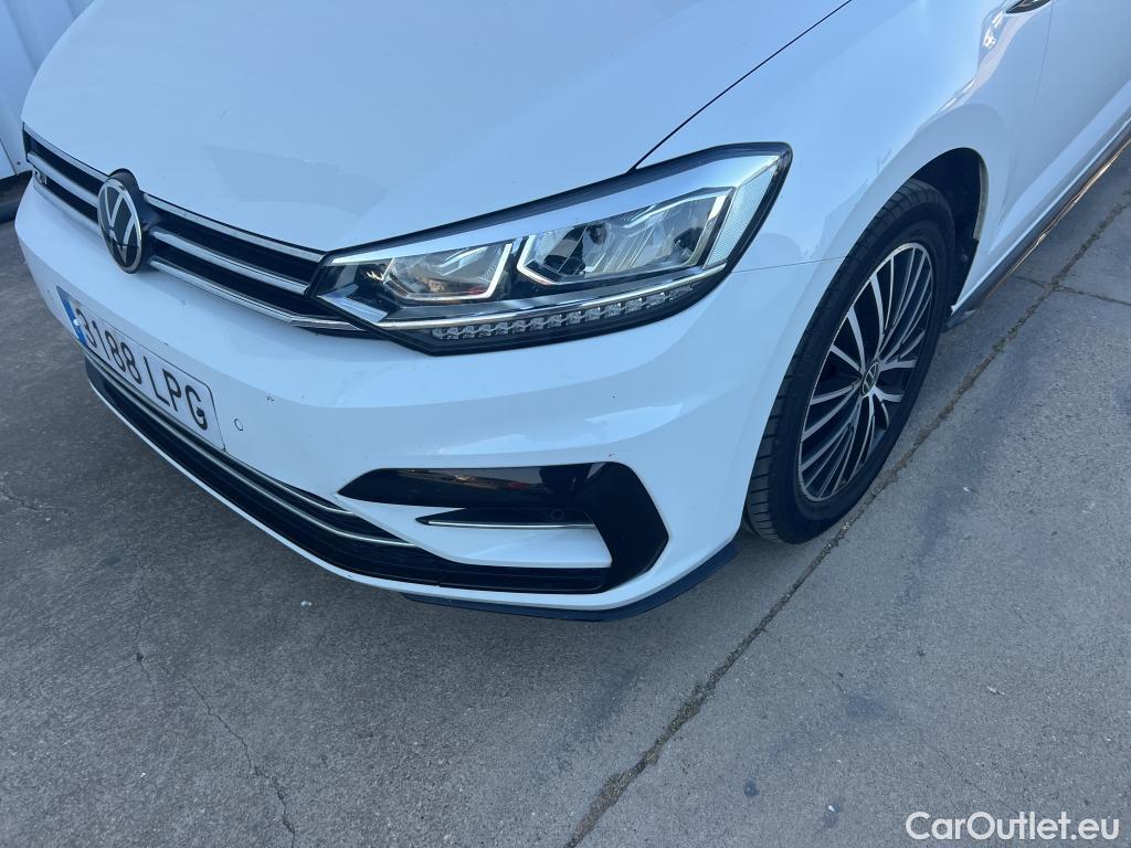  Volkswagen  Touran VOLKSWAGEN  / 2015 / 5P / monovolumen compacto Sport 2.0 TDI 110kW (150CV) DSG #22