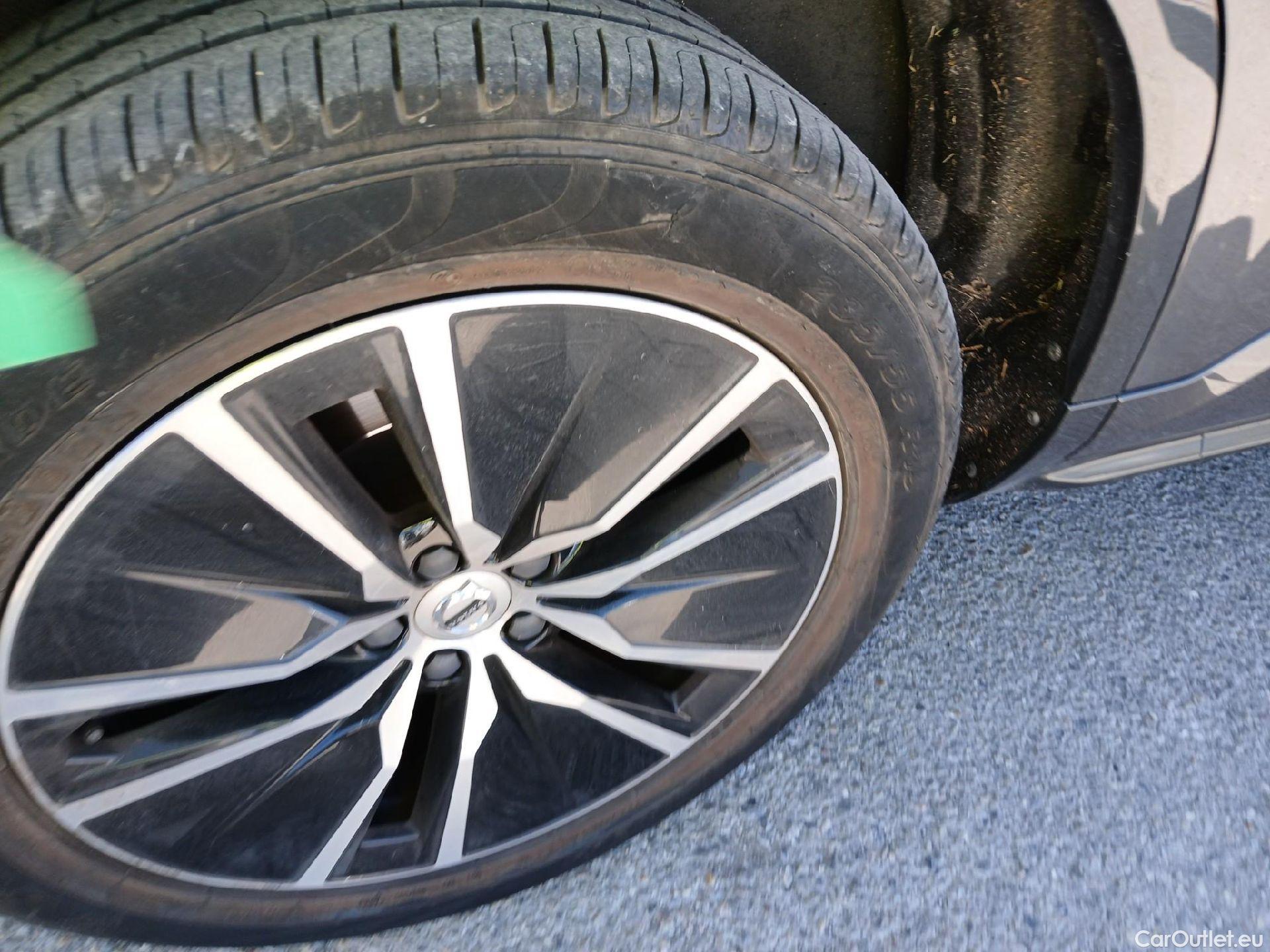  Volvo  XC90 VOLVO  / 2019 / 5P / todoterreno 2.0 B5 D AWD Momentum Pro Auto #39