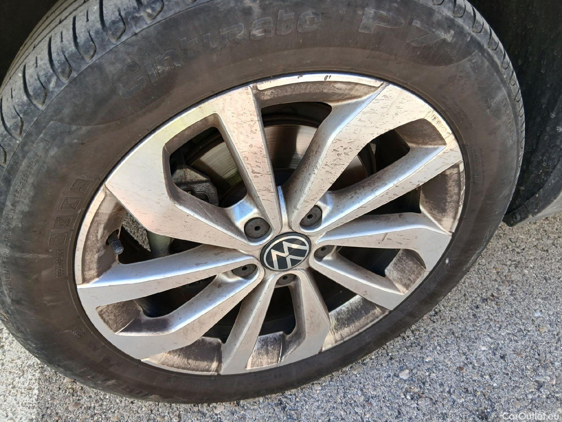  Volkswagen  T-ROC VOLKSWAGEN  / 5P / Life 1.5 TSI 150 CV DSG #10