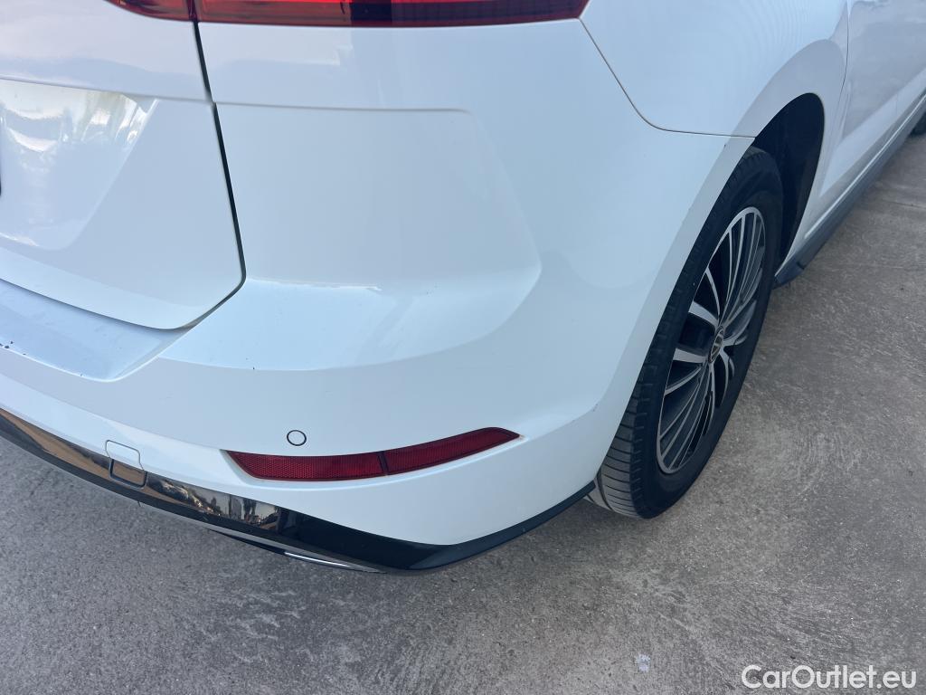  Volkswagen  Touran VOLKSWAGEN  / 2015 / 5P / monovolumen compacto Sport 2.0 TDI 110kW (150CV) DSG #28