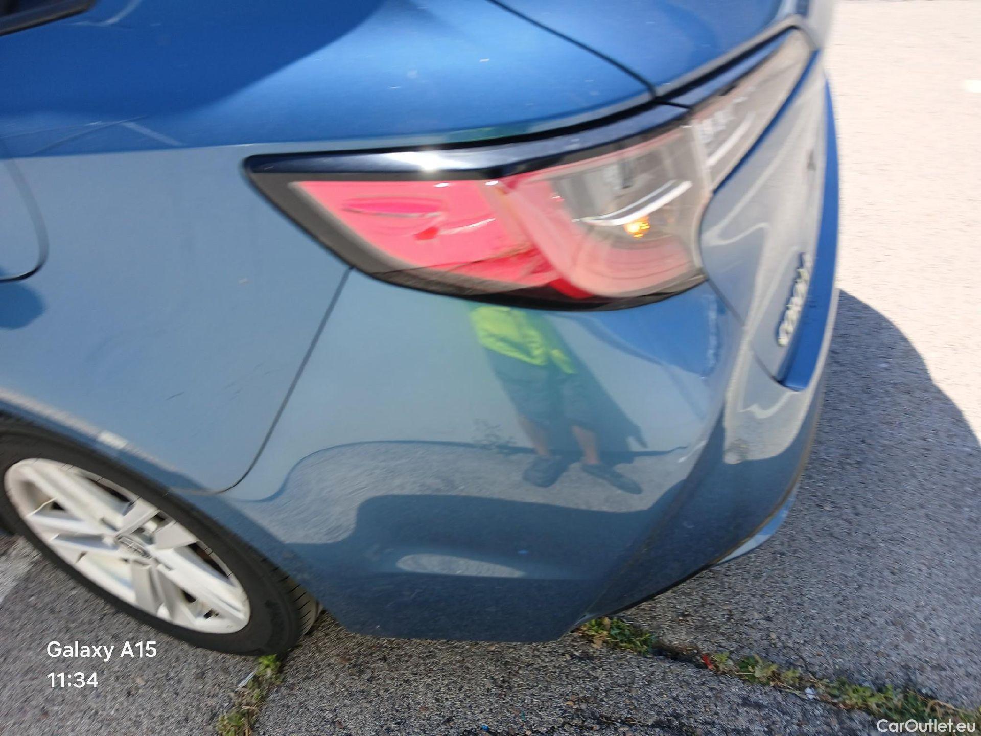  Toyota  Corolla TOYOTA  / 2019 / 5P / familiar 1.8 125H ACTIVE TECH E-CVT TOU SPORT #24