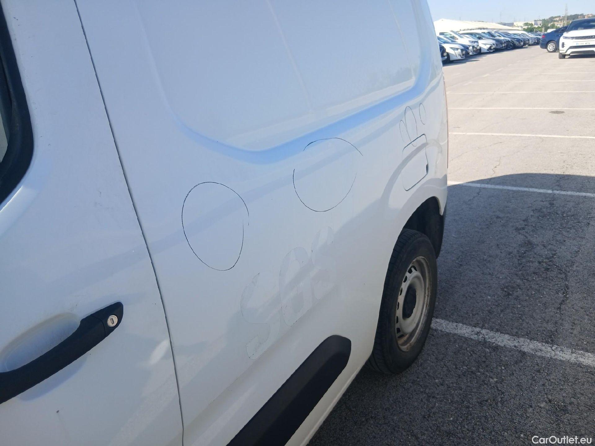  Citroen  Berlingo CITROEN  / 3P / Talla M BlueHDi 100 CV CONTROL #3