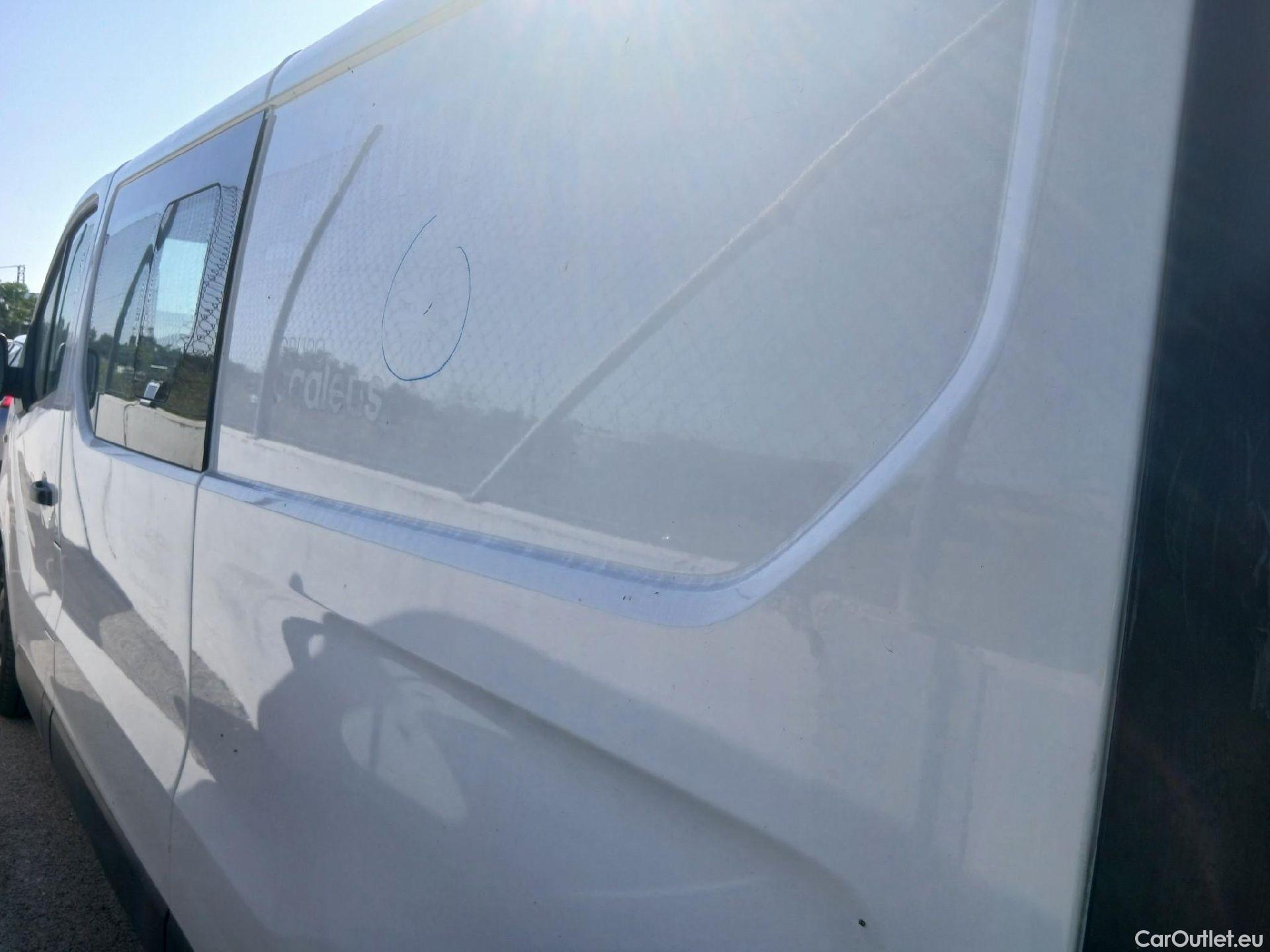  Nissan  NV300 NISSAN  / 2016 / 4P / combi Mixta 6 2.0dCi 88kW L2H1 1,2T Optima #25